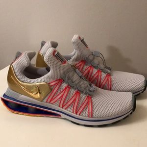 Men’s Nike Shox Gravity Size 10